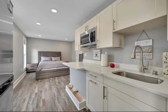 Downtown Studio Loft directly on Front St - Image 1