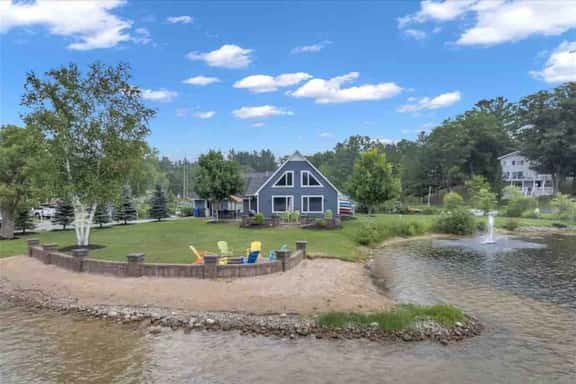 ISLAND COVE on beautiful Sage Lake - Image 1