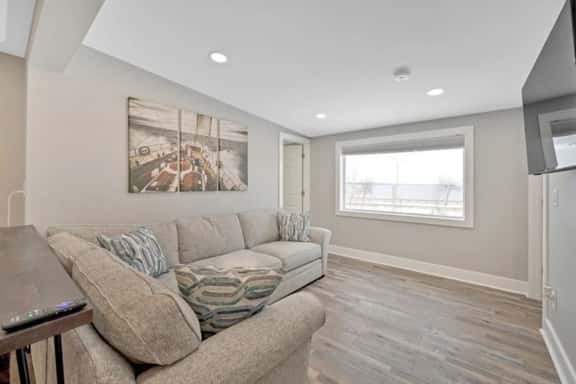 Lofts on Front St (1 bedroom) - Image 1