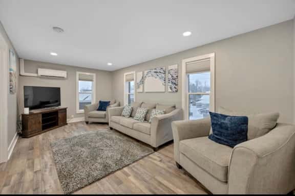 Lofts on Front St (2 Bedroom) - Image 1