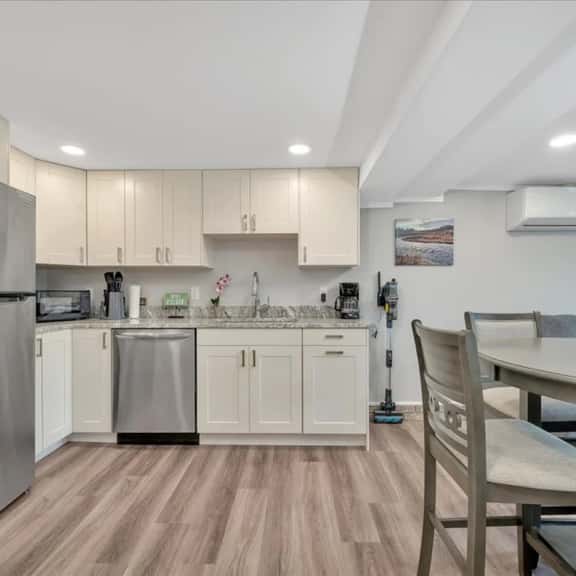 Downtown TC Two Unit Retreat on the Water - Sleeps 10 - Image 1